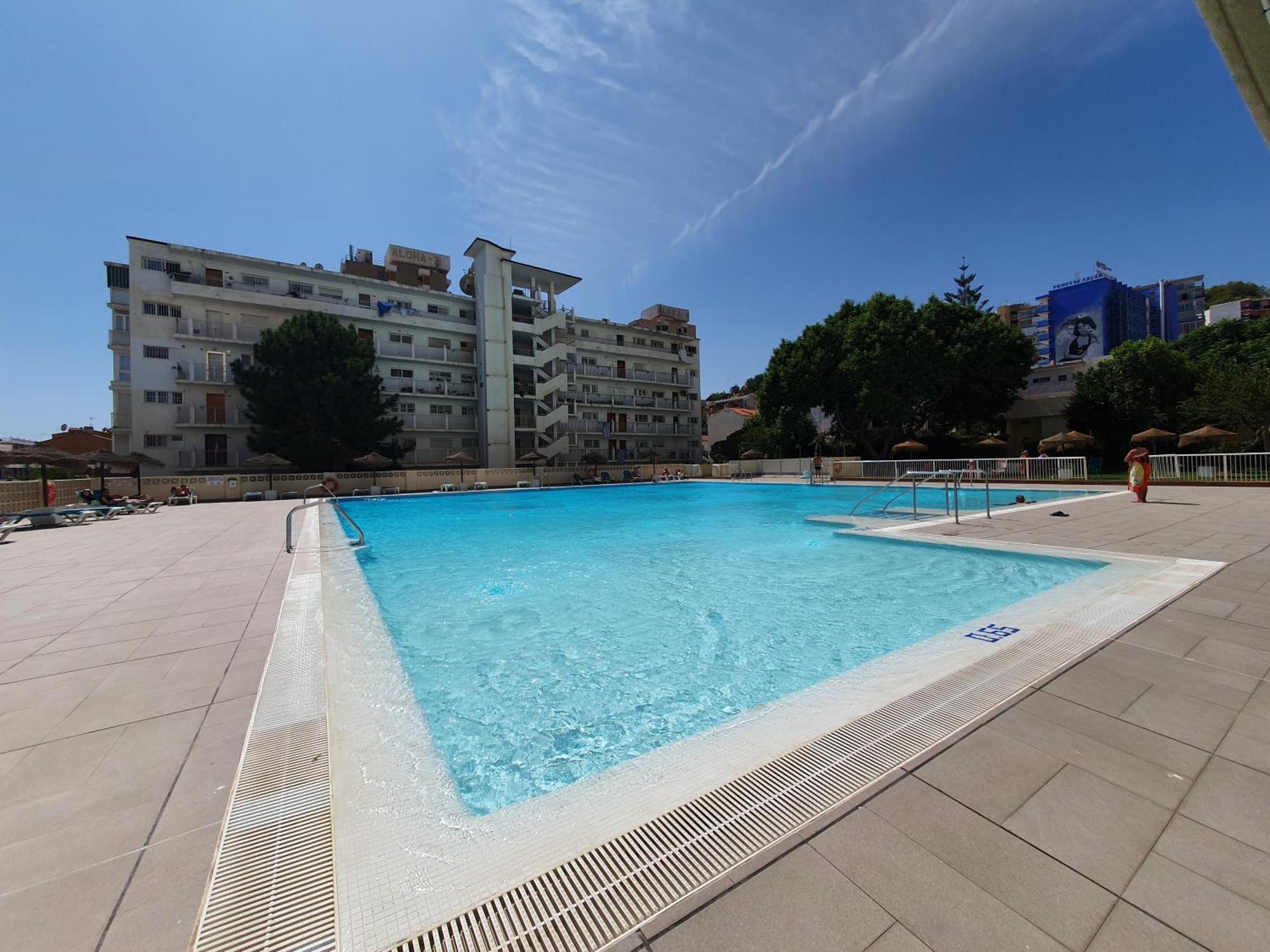 Ferienwohnung En Carihuela Con Vistas Y Plaza De Garaje, Nucleo Cristal Torremolinos Exterior foto
